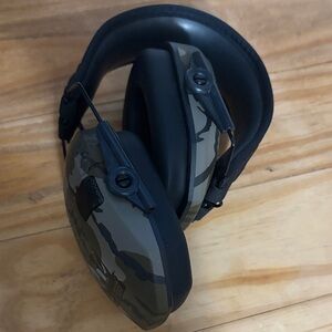 Camouflage Noise-Cancelling Headphones